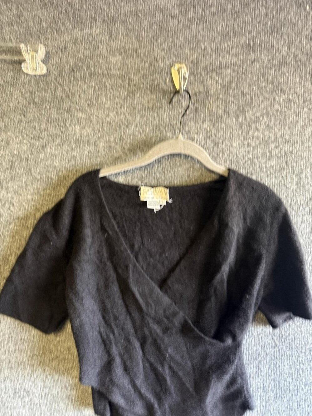 Vintage Saks Fifth Avenue Sweater Womens Large Black Cashmere Wrap Short Sleeve - Picture 2 of 4